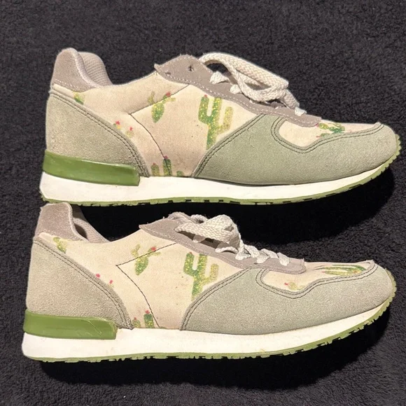 Inkkas Cactus 🌵 Print Sneakers with Green Accents women’s Sz.7 - Picture 1 of 13